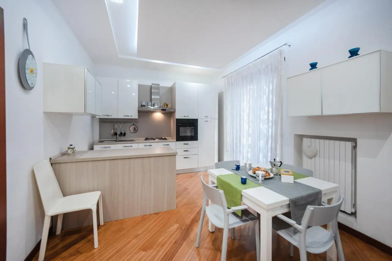 Napoli Charming Apartments Vomero 